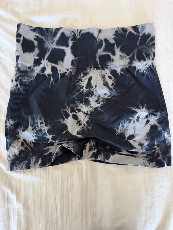 Pants - Tie-Dye scrunch booty High-Waist Women’s Active Shorts - Black & White